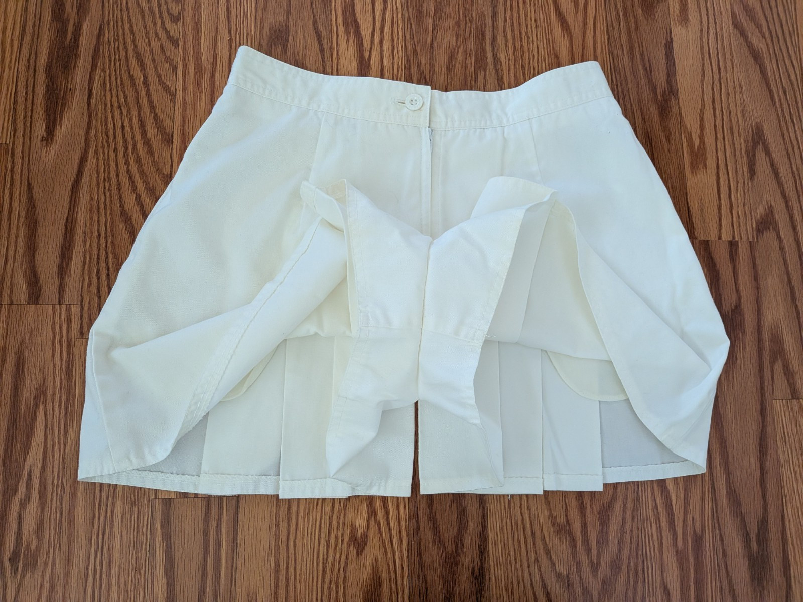 Vintage 80s NIKE white pleated tennis skirt skort embroidered logo shorts 90s