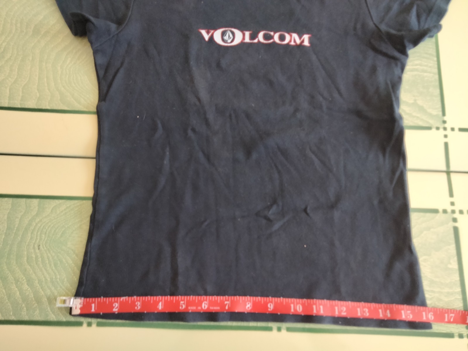 Vintage 90s Volcom T-Shirt Womens Large Made USA Skater Babydoll