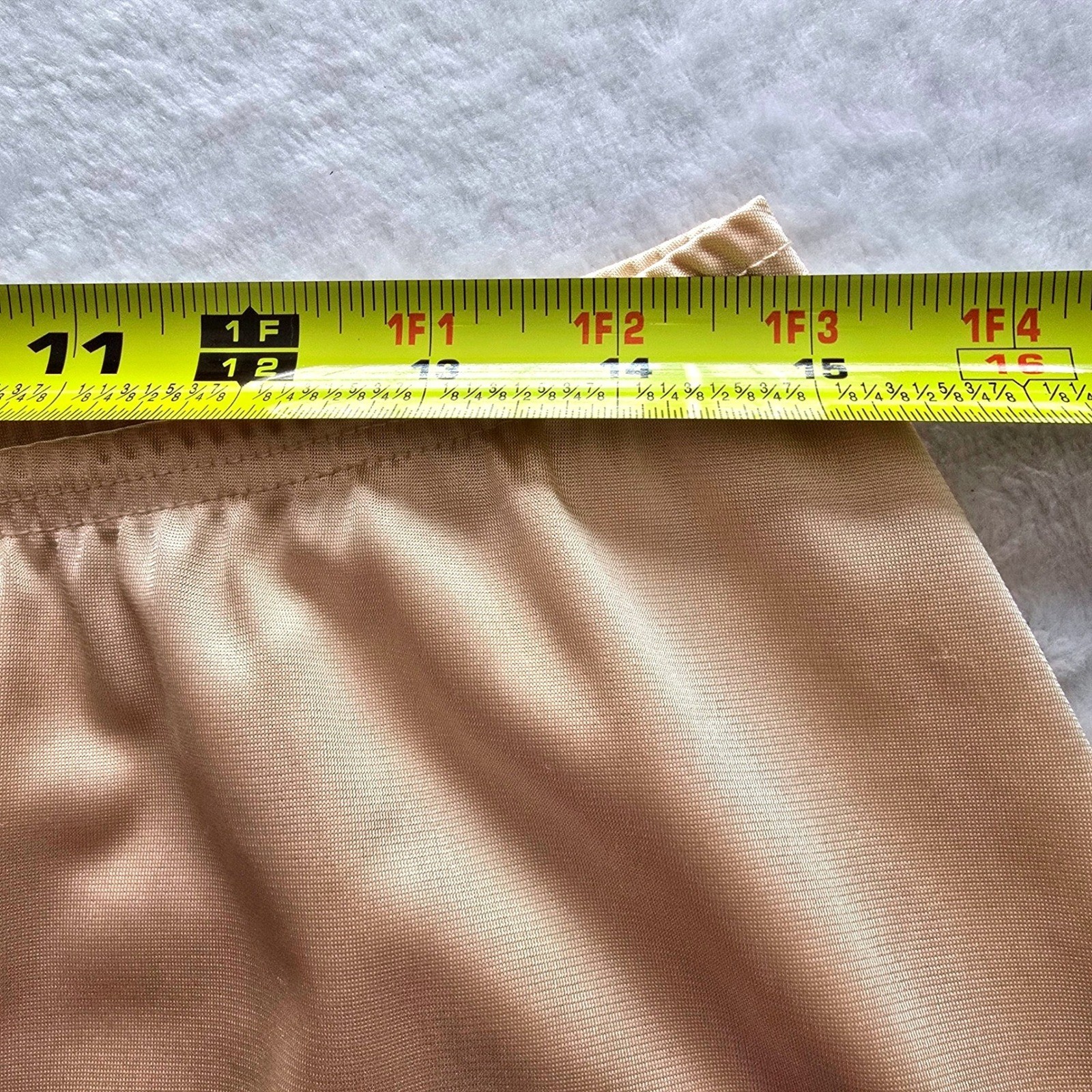 Vintage Vanity Fair Beige Antron III Nylon Lace Trim Half Slip Lingerie Large TT