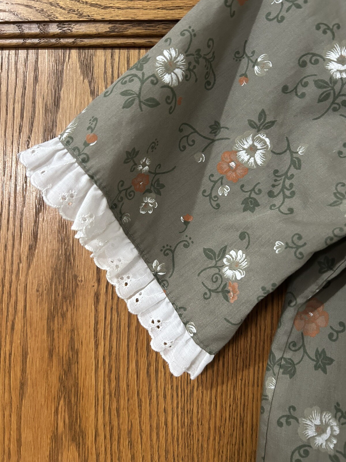 Vintage Brown with White & Pink Flowers by Damea Housecoat Duster – Size Small