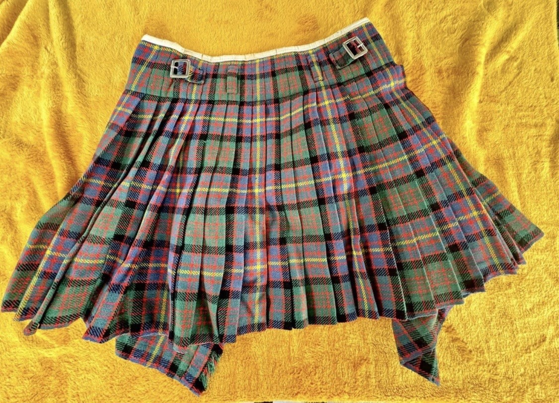 Vintage wool tartan plaid kilt skirt with adjustable buckle details S-M size
