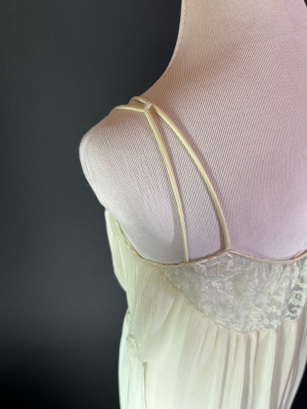 Vintage 1950s Barbizon Size 12 Miss Pale Green Nightgown Lace Sheer Sash