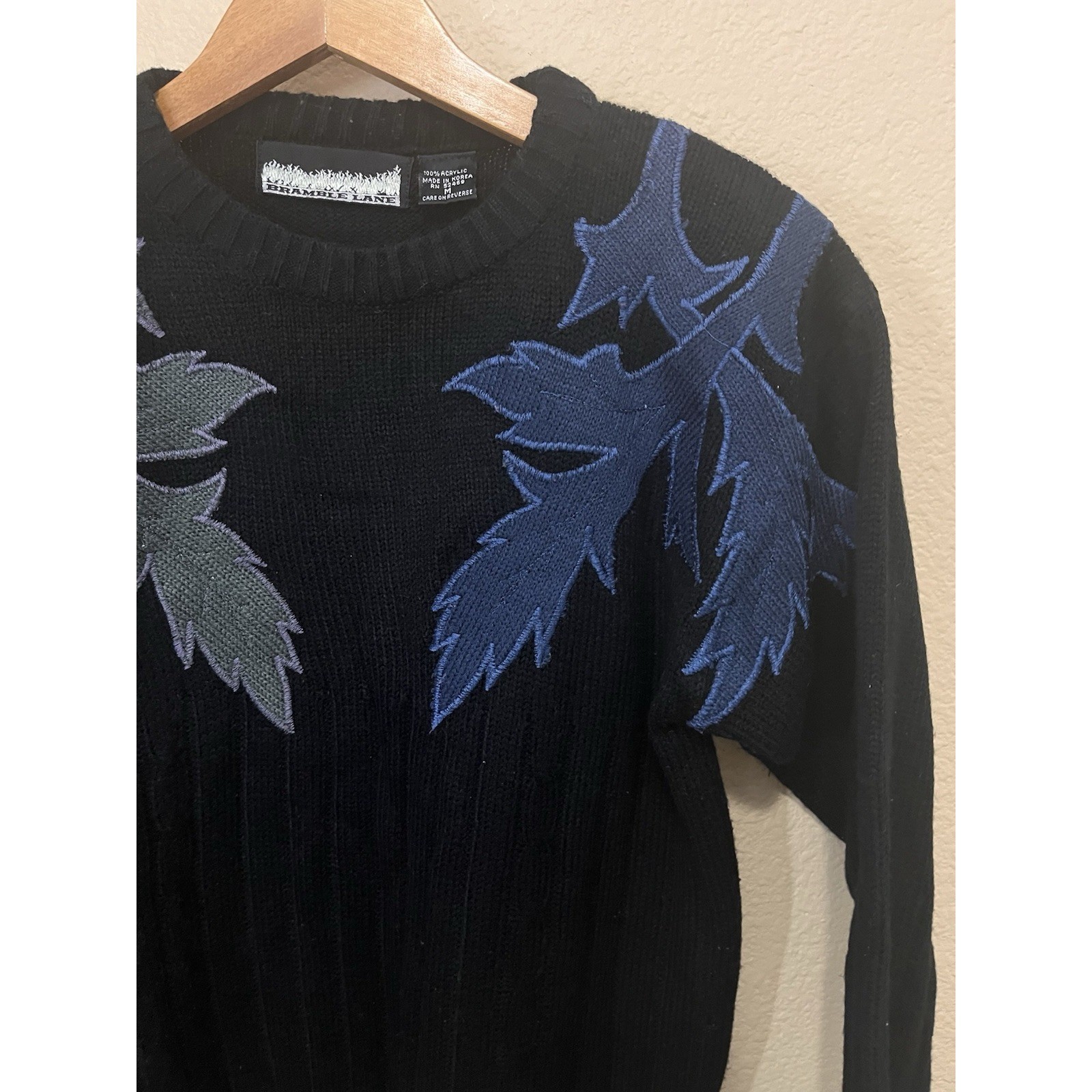 Bramble Lane Vintage Black Embroidered Leaf Knit Sweater Womens Medium Blue Grey