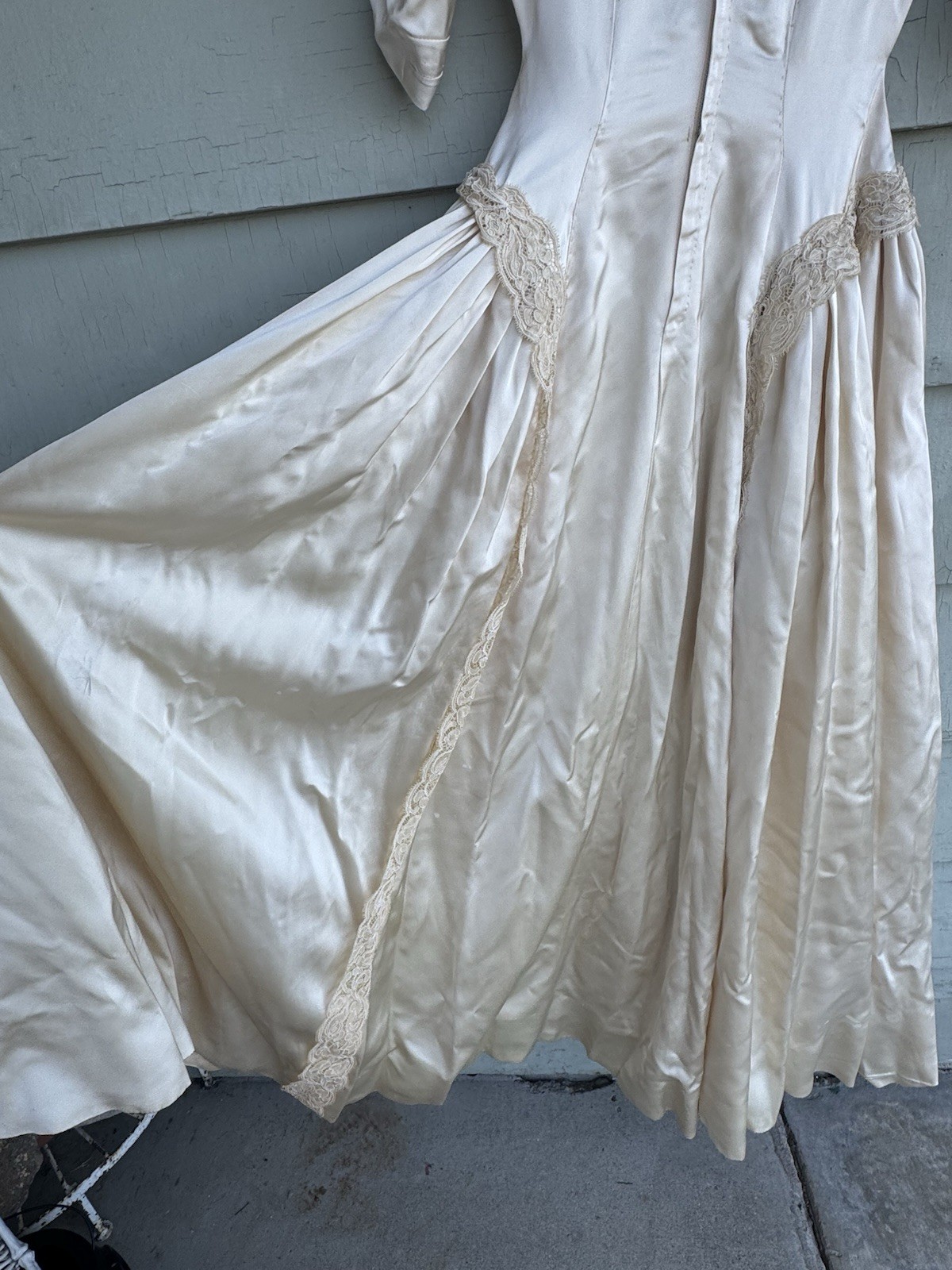 Vtg 40/50’s Satin Wedding Dress Beige Cream Lace Size 2 ? Lace Sequins 22” Waist