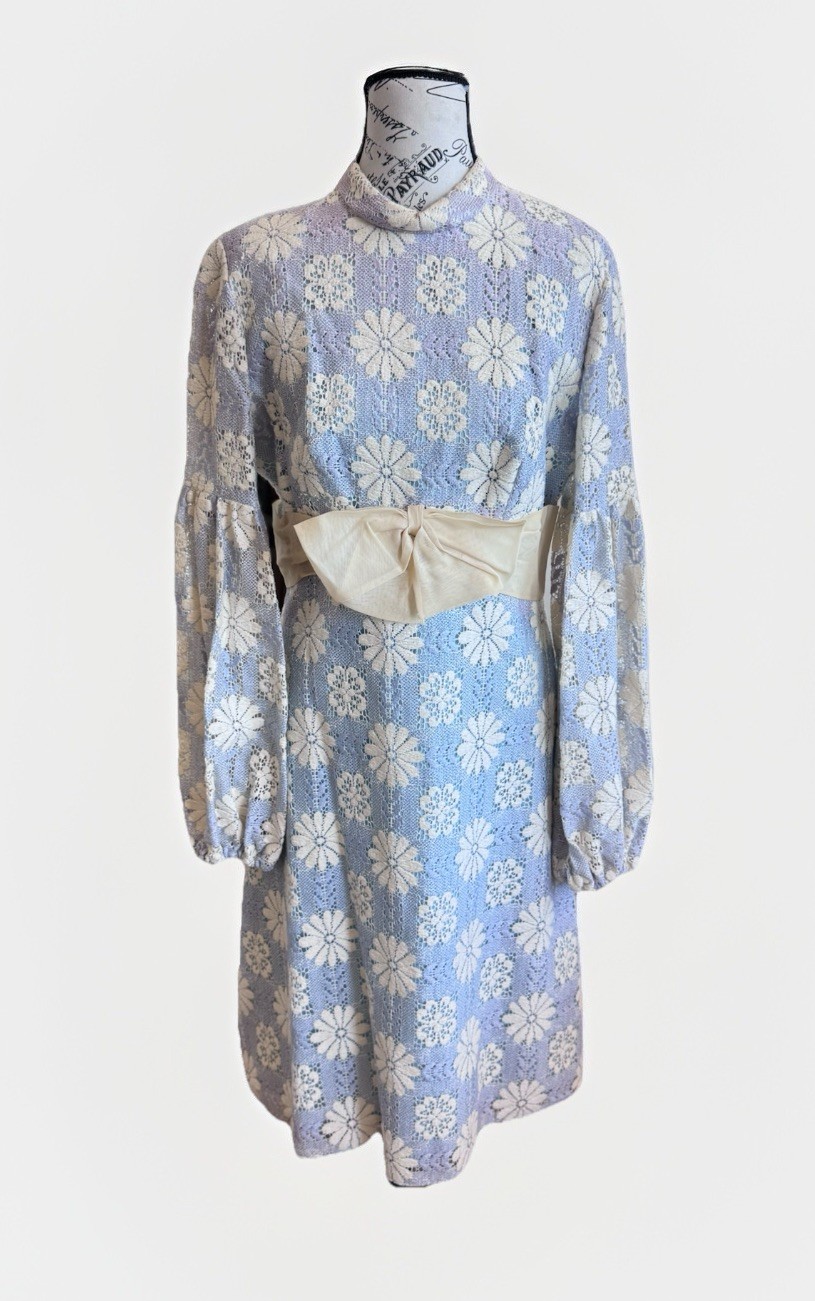 Vintage 70s Elinor Gay Daisy Lace Dress Blue Cream Bow Prairie Cottage Core Boho