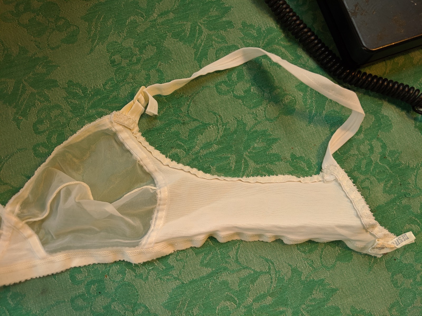 Vintage women’s bra cream Bestform 34 C 1960′ 70’s