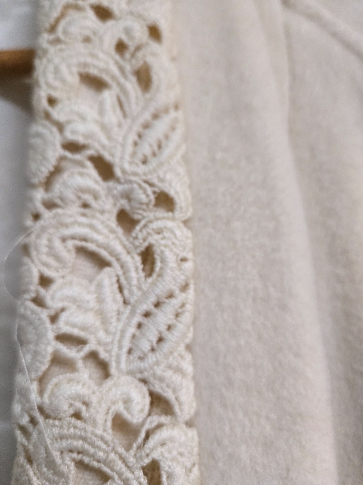 Andrea Women’s Coat Size 8 Cream With Eyelet Lace Trim 70% Wool Lined UEC