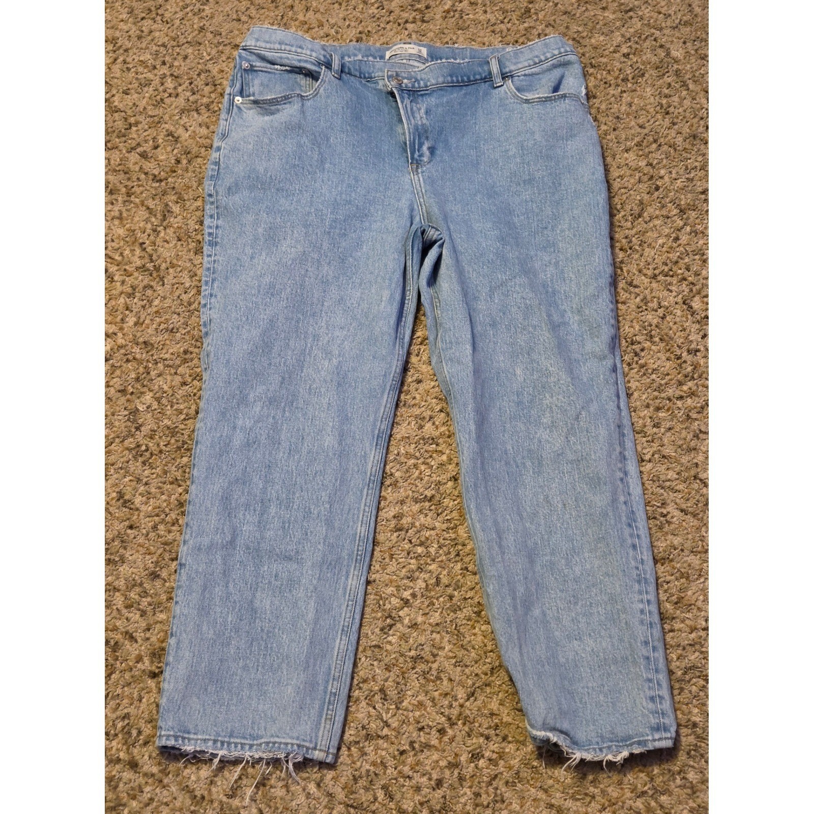 Abercrombie & Fitch The 90’s Straight Ultra High Rise Jeans Womens Size 34 (18s)