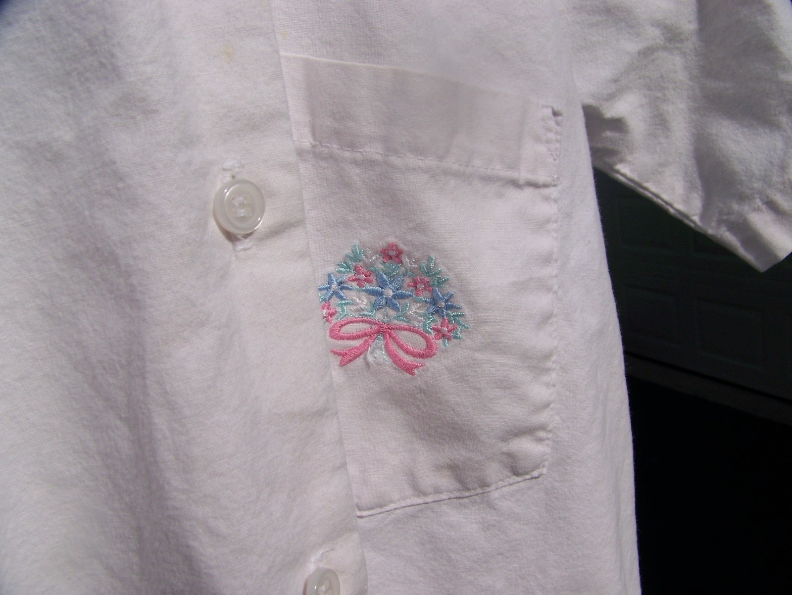 EUC Fire Islander Bright White Blouse Top Embroidered Floral Pocket
