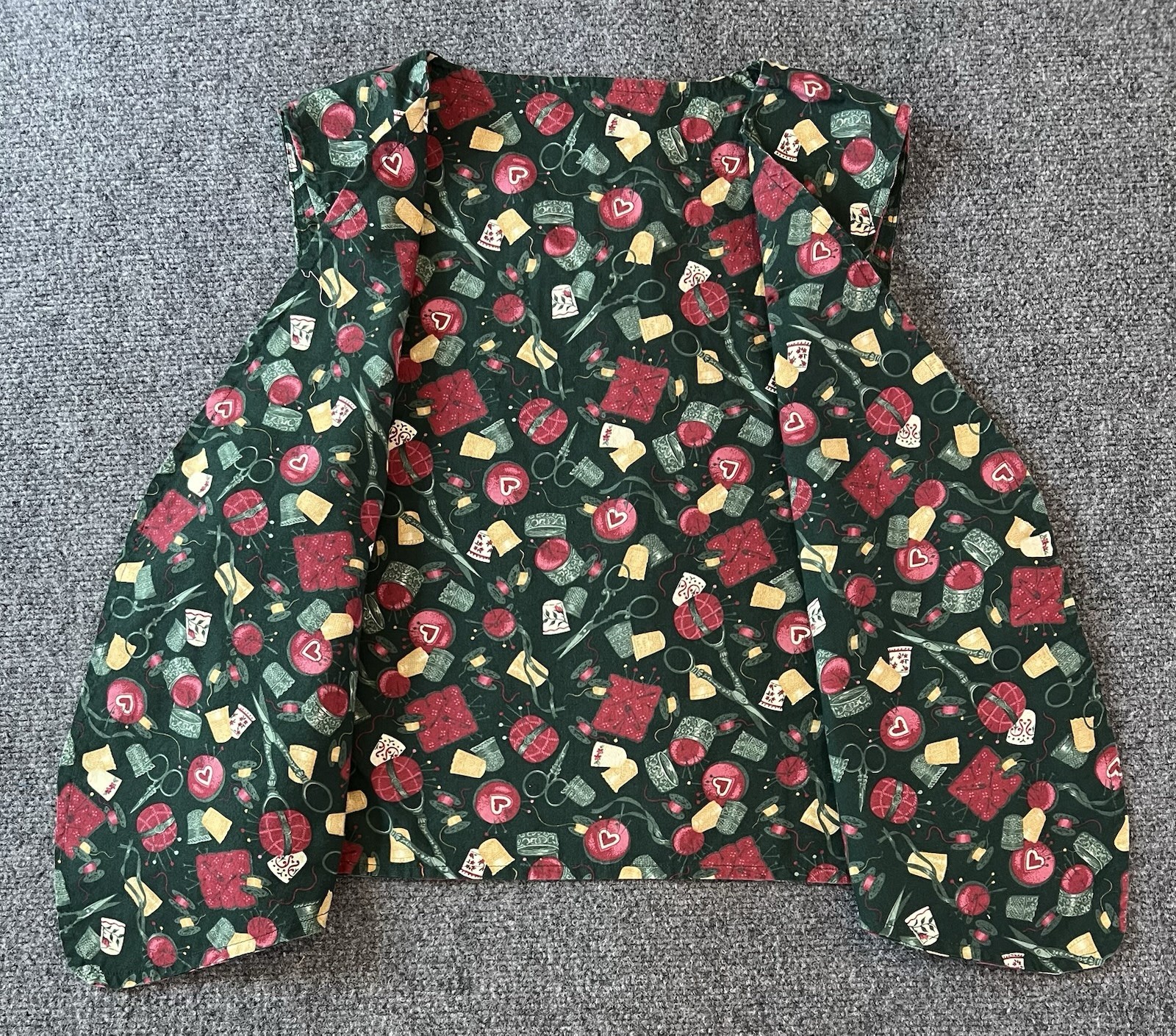 Vintage 90s Fabric Traditions Sewing Notions Vest Novelty Green Waistcoat Large