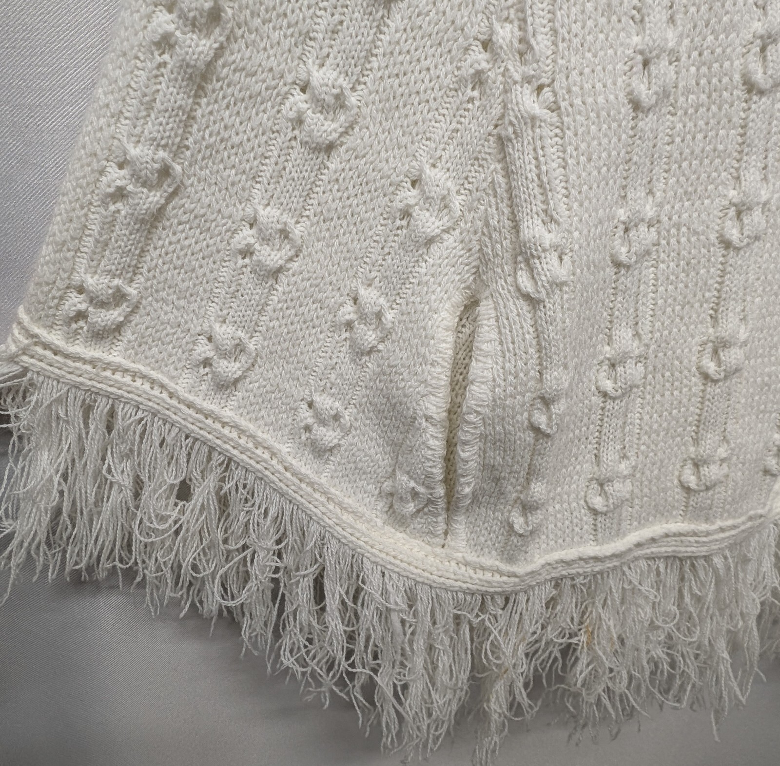 Vtg. 70’s White Orlon Acrylic 4 Button Knit Poncho Cape Arm Holes Fringe OSFM