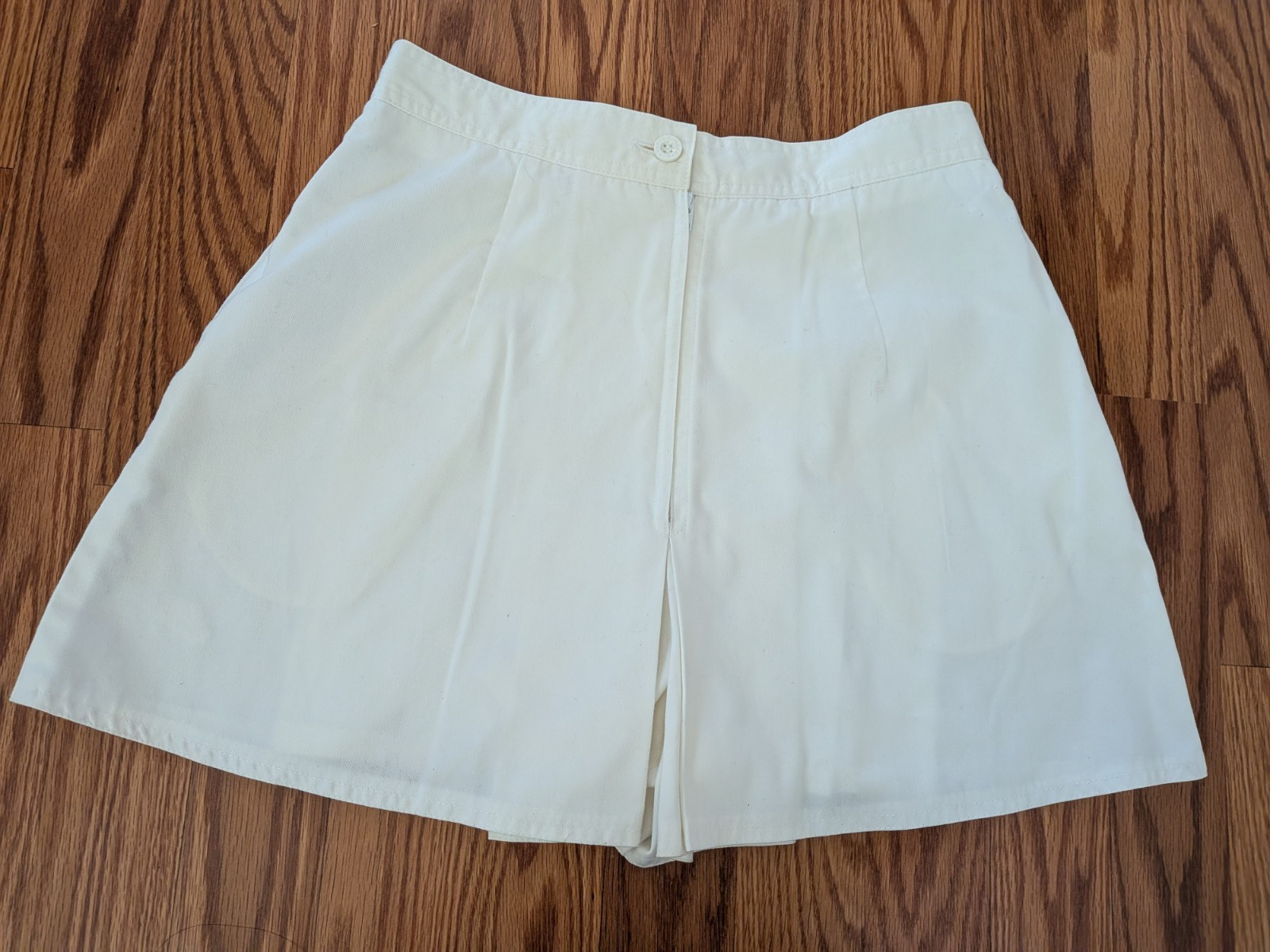 Vintage 80s NIKE white pleated tennis skirt skort embroidered logo shorts 90s