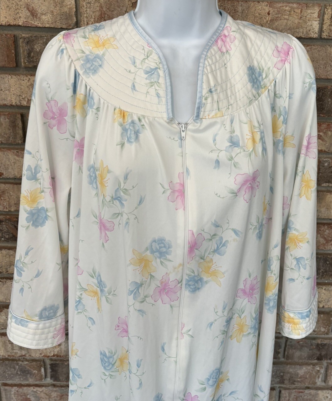 Vintage Carriage Court robe nightgown Day Dress Mumu Floral Zip Up Large