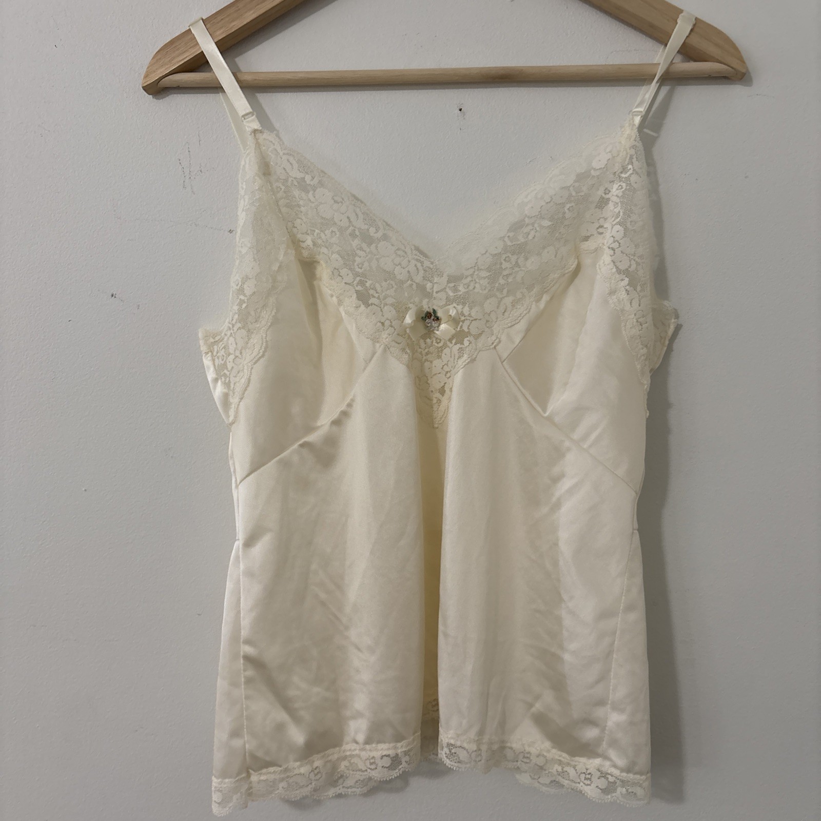 Vtg Sliperfection Nylon Tricot Ivory Lace Camisole Medium Whimsy Dainty