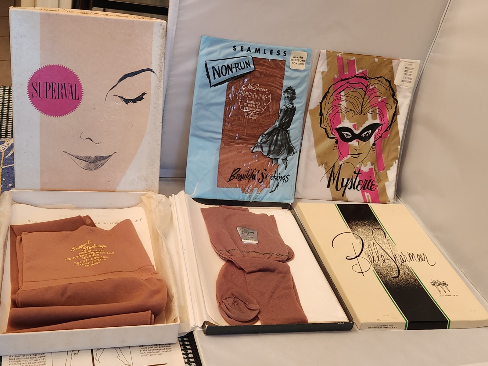 4 Old Vintage Ladies Nylon Stockings Sizes 8 1/2 – 11″ Unused In Pkgs