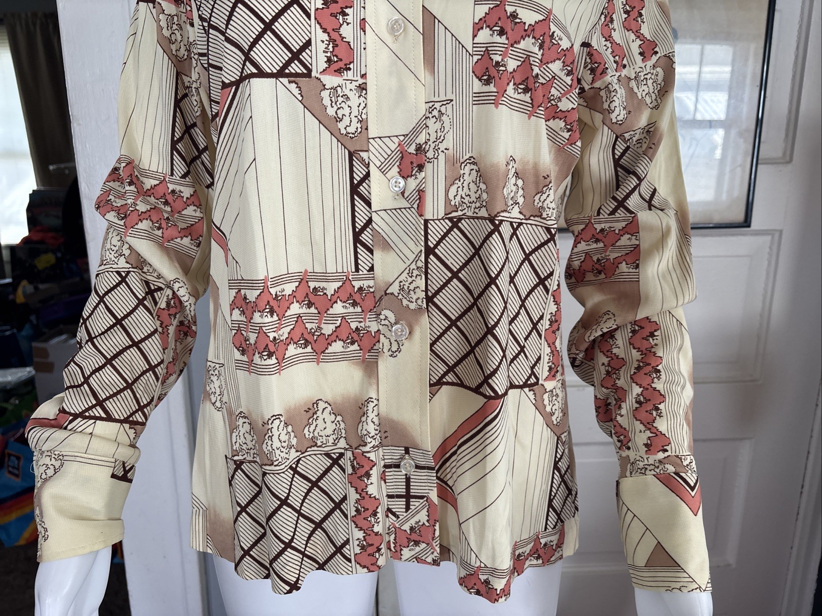 VTG 70s Women’s Disco Graphic Button Up Brown Pink LADY ARROW Dagger Collar