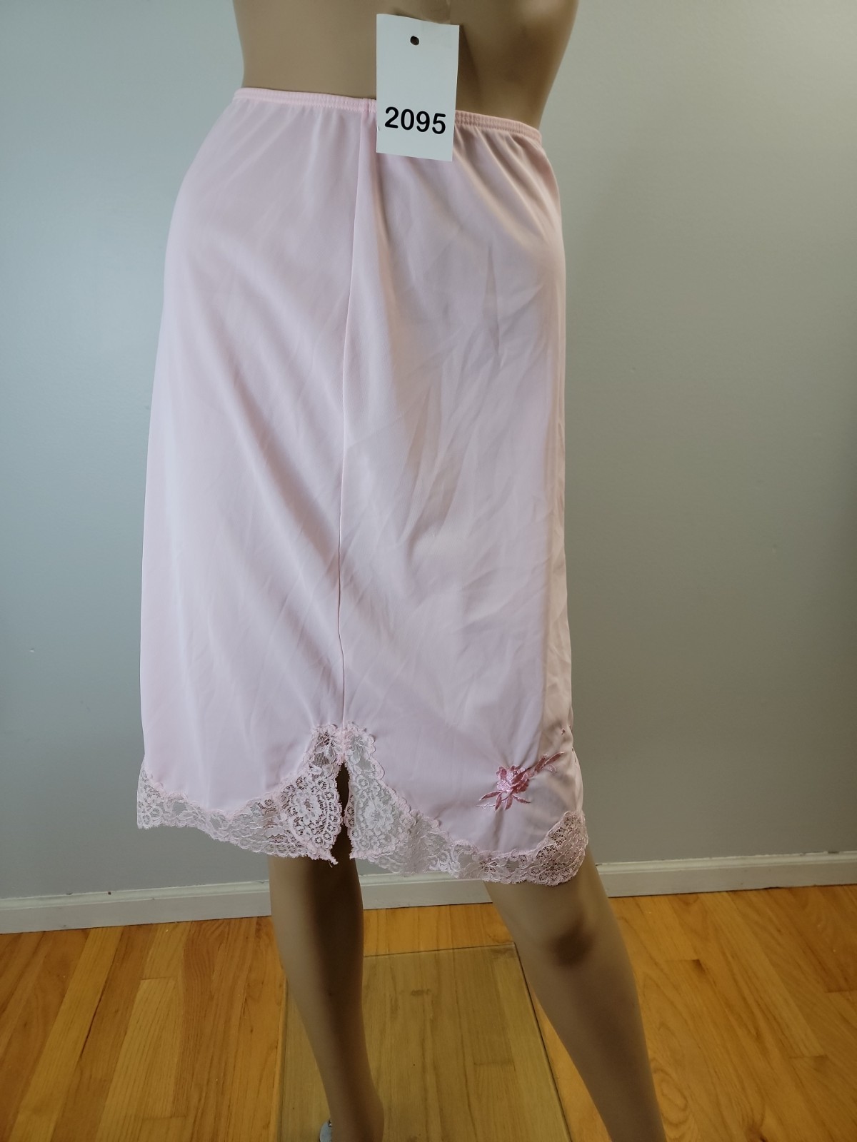 Vintage Charmode Tricot Nylon Pillowtab Pink Half Slip Emb/Lace Detail Size SM