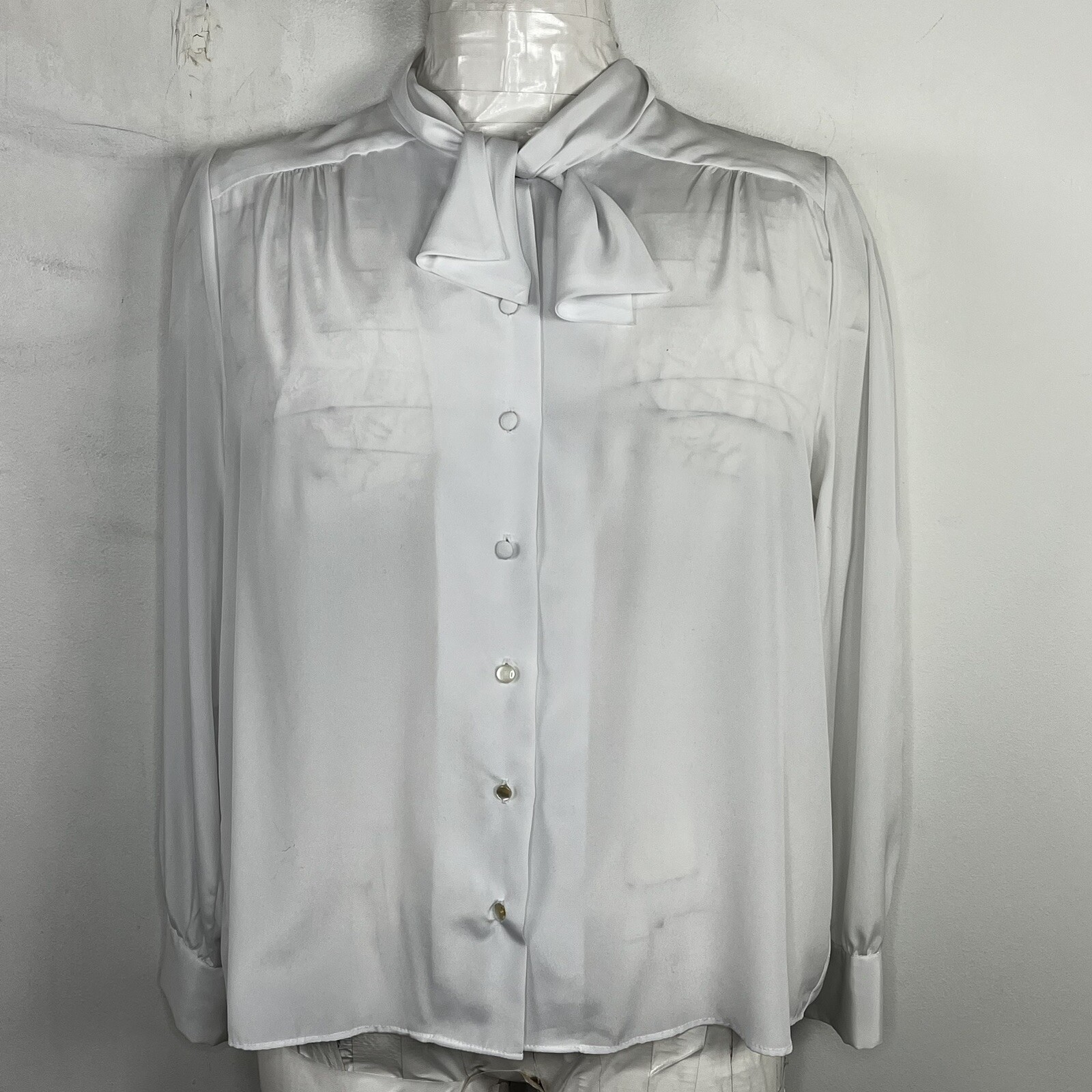 E.H. Woods White Bow Blouse sz 14 Button Up Parisian Minimalist VINTAGE DU42
