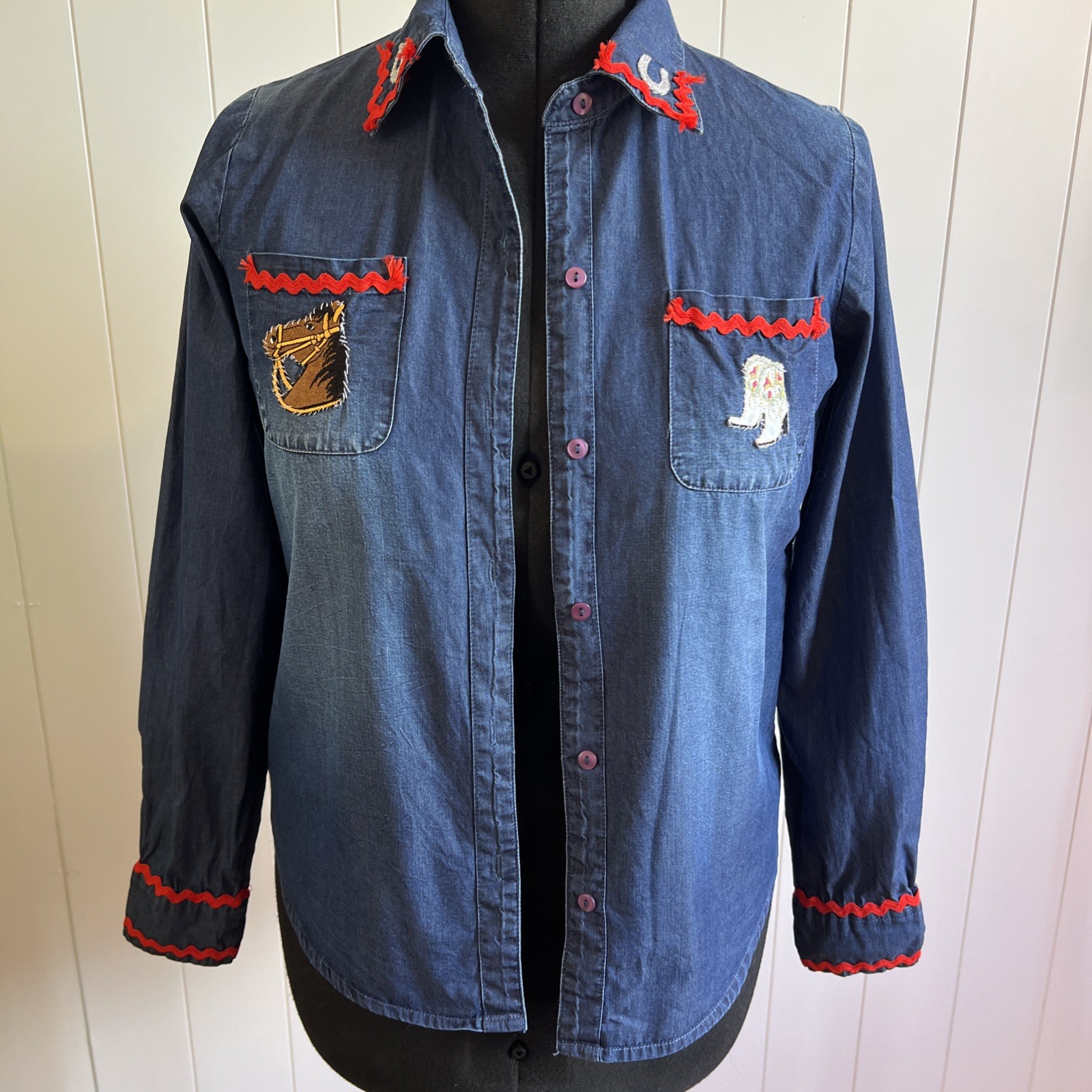 Vintage Denim Passport Jean Horse Cowboy Boot Horse Shoes Button Down Shirt smal