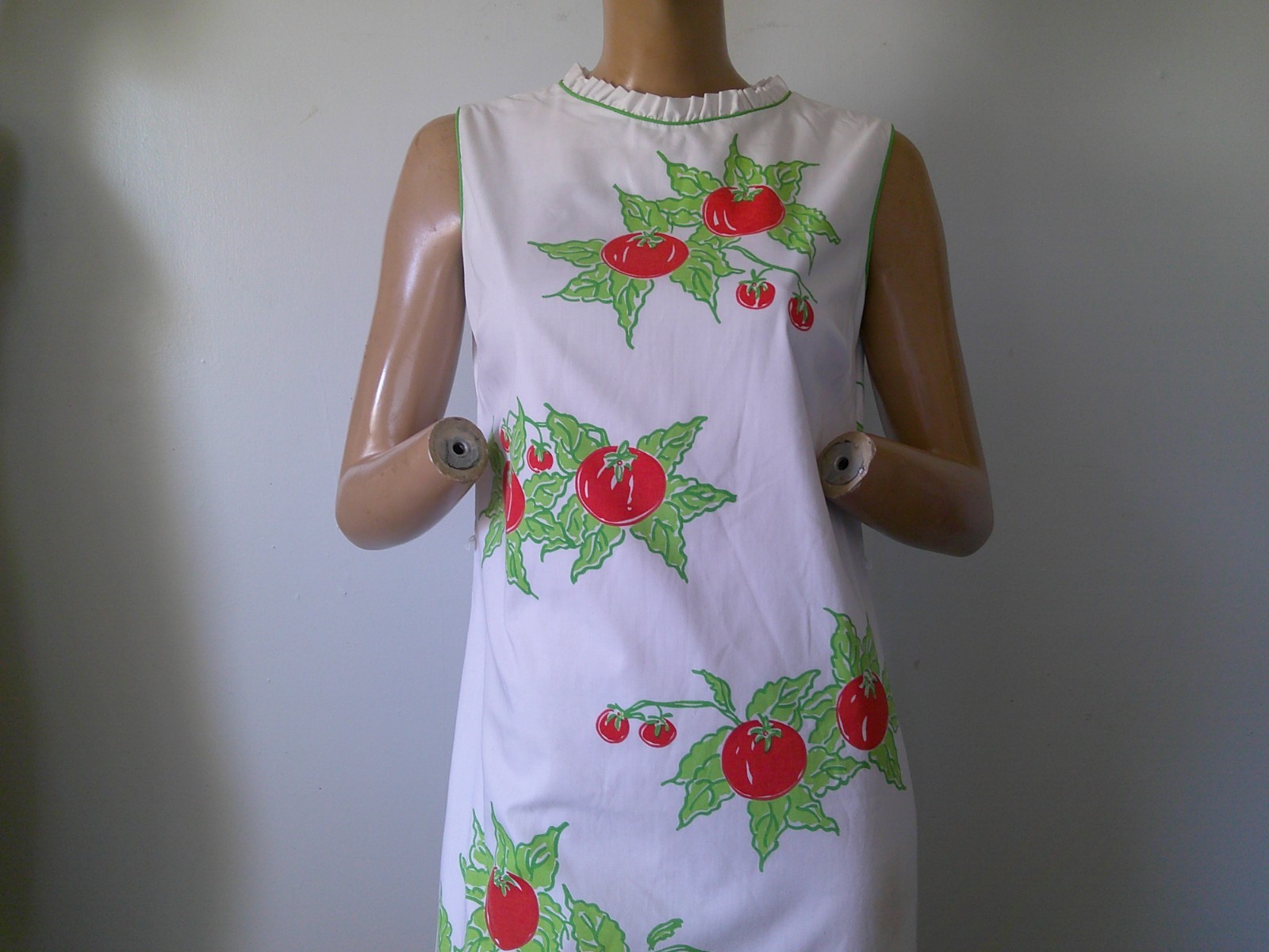 Vtg 60’s VESTED GENTRESS Pop Art Whimsical TOMATO Tomatoes Print Sheath Dress 12