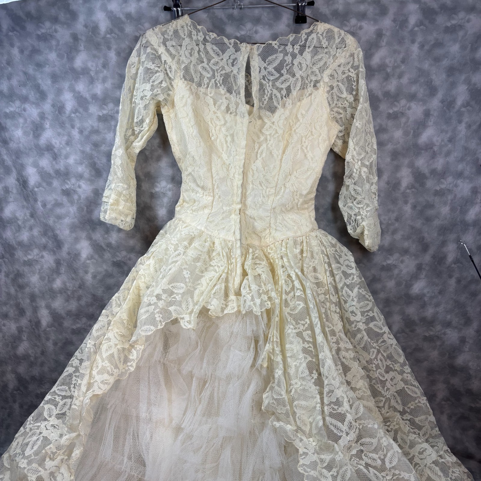 1950s Vtg Ivory Lace Wedding Dress Tea Length Tulle Crinoline Rose Detail 💐👰 R