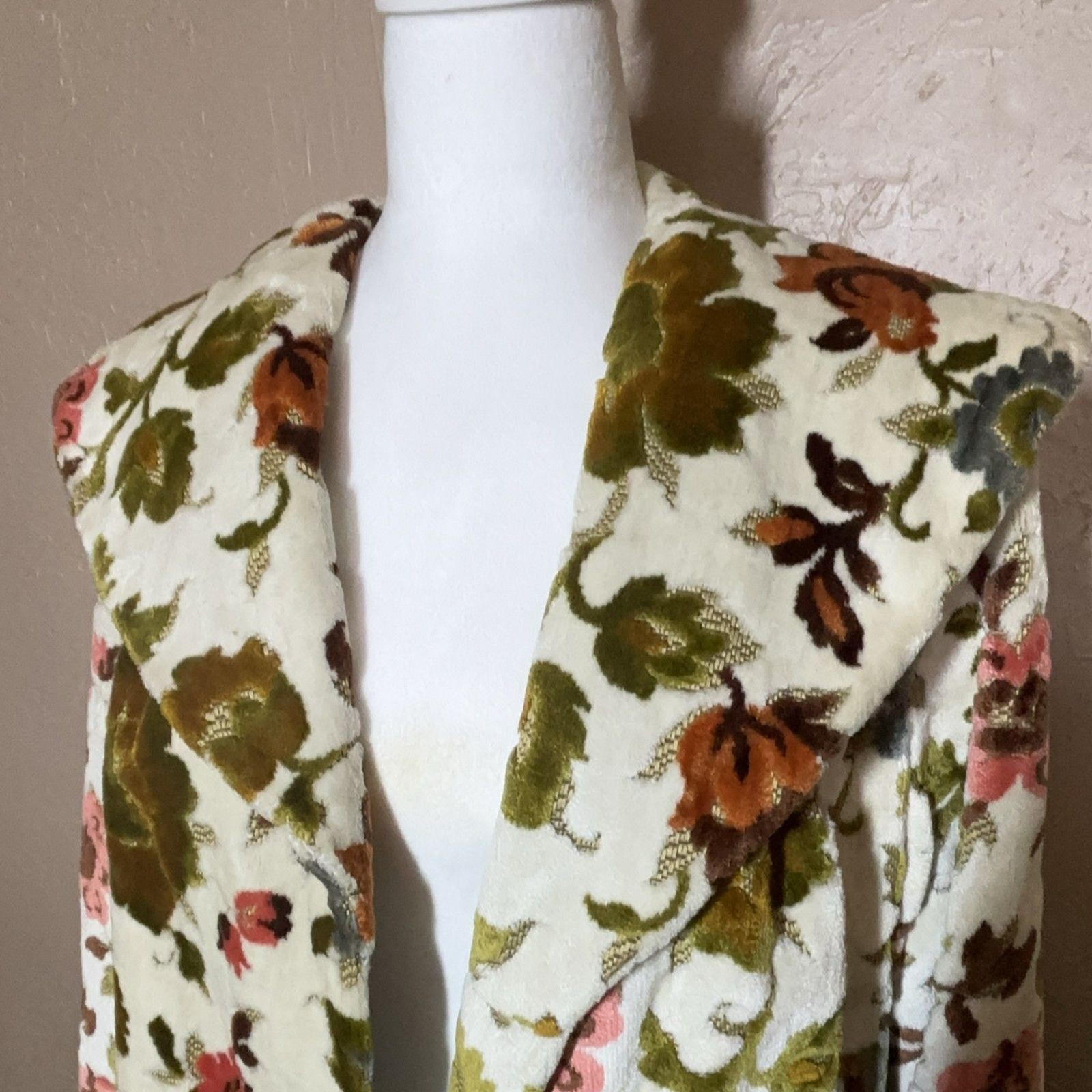 Vintage Floral Chenille Tapestry Coat Cream Olive Green Orange Pink Pockets