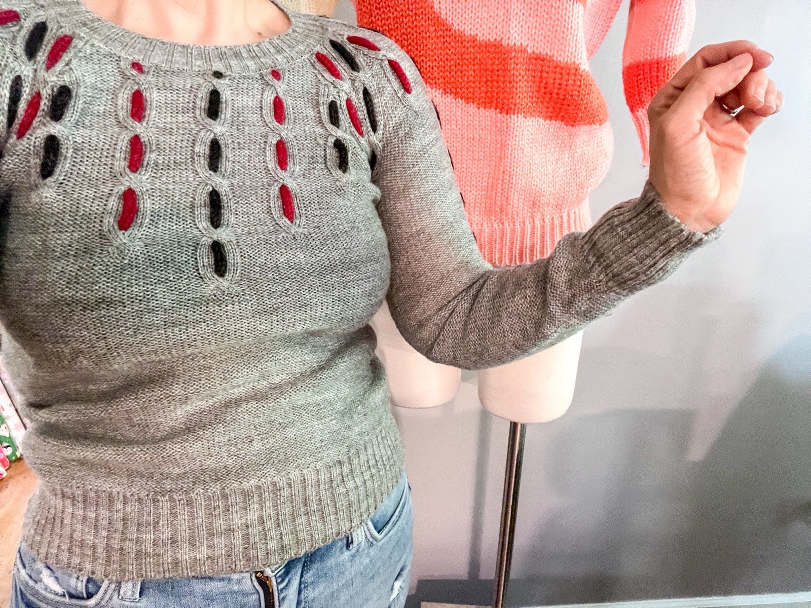 1970s Vintage Knit Gray Sweater Red and blue details at chest and sleeve -small
