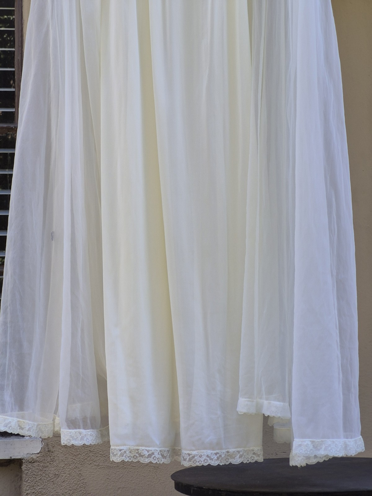 Vintage MCM Radcliffe Ivory Sheer Lace Smocked Bridal Peignoir Nightgown Set 2