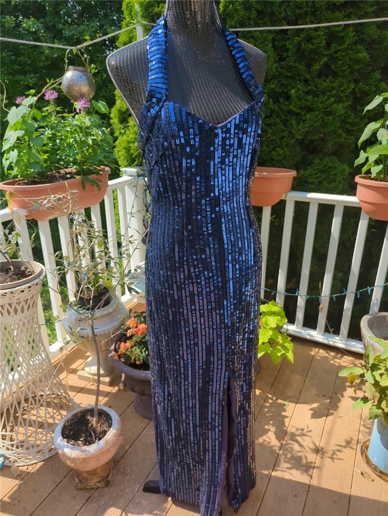 1980’s DARK BLUE SEQUIN LONG ALYCE DESIGNS EVENING PROM DRESS-34″ BUST-USA