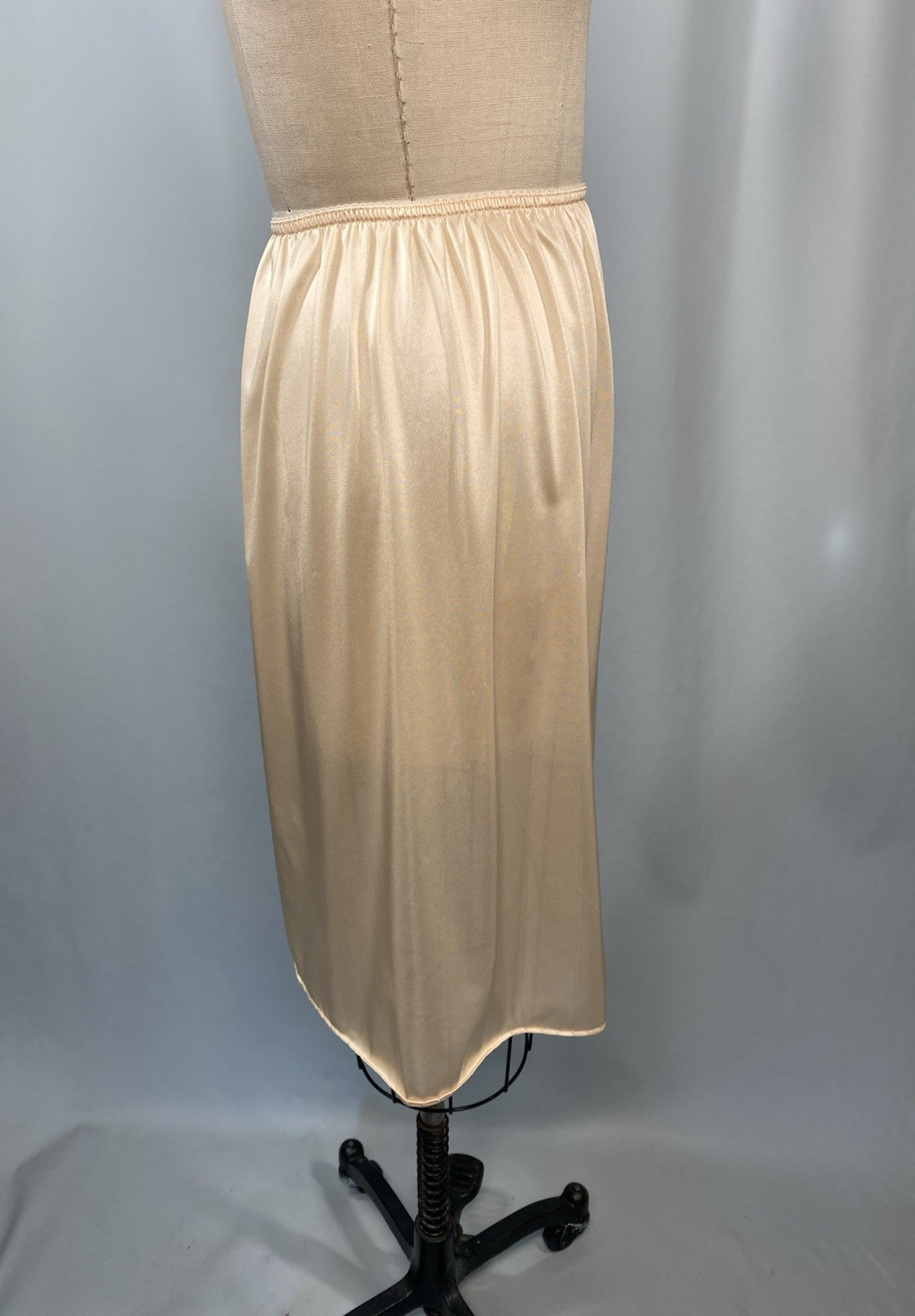 BALI Vintage Half Slip SIZE LARGE beige slit long length 25″ classic