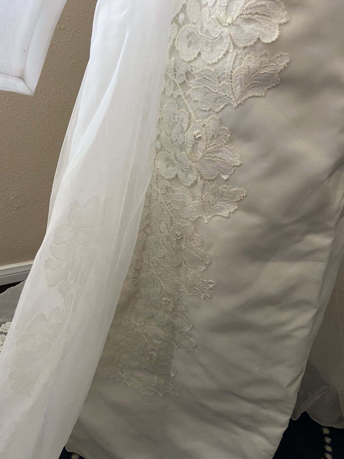 vintage 60’s MOD wedding dress Alfred Angelo Edythe Vincent Lace Beads size 2/4