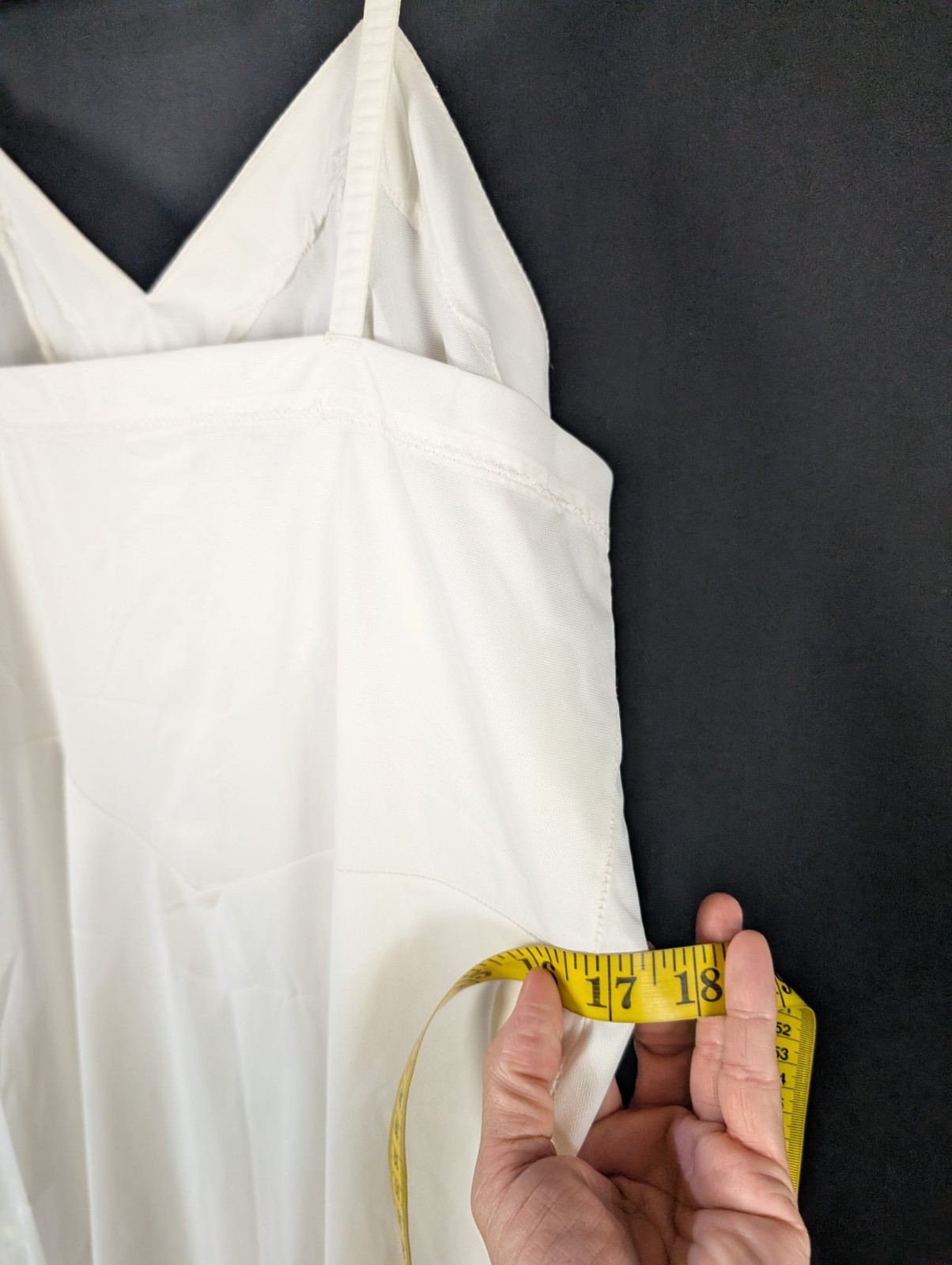 Vintage Montgomery Ward White Slip Sz 32-L