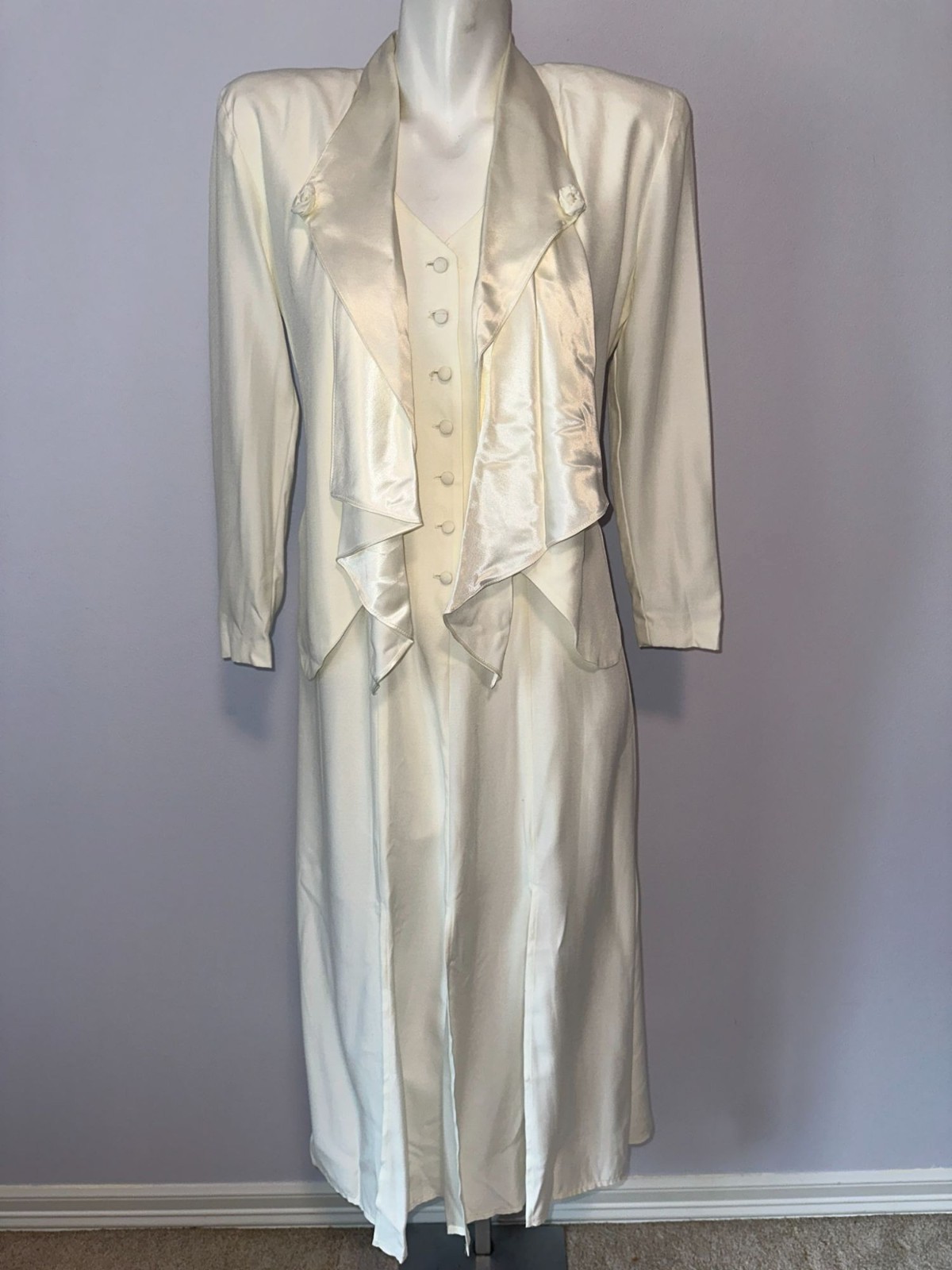 Vintage 1990s Minimalist Bridal Gown Satin Trim Open Back Wedding Dress Jacket 4