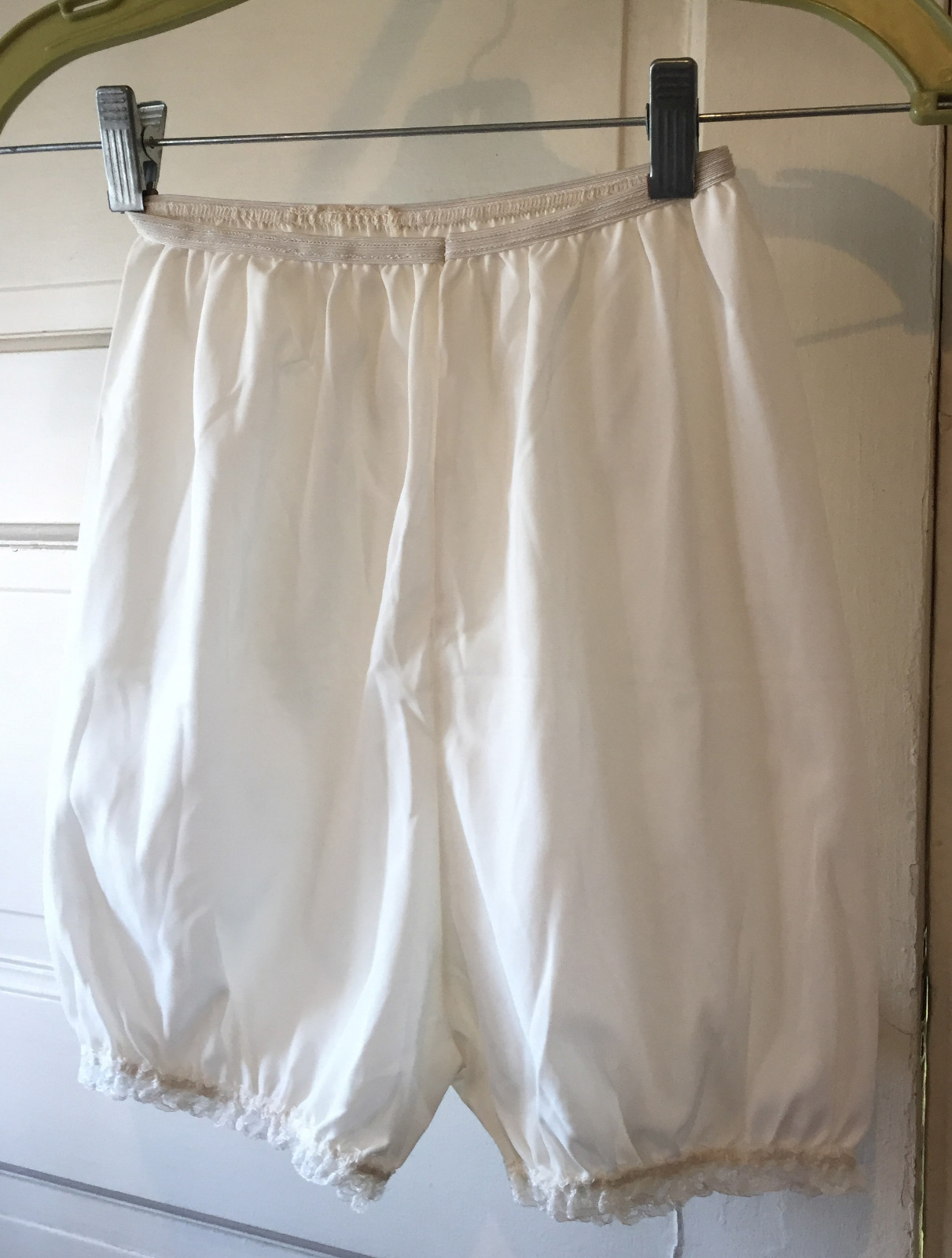 White Puffy Panties Panty Bottoms Vintage – stretch to 30″ waist