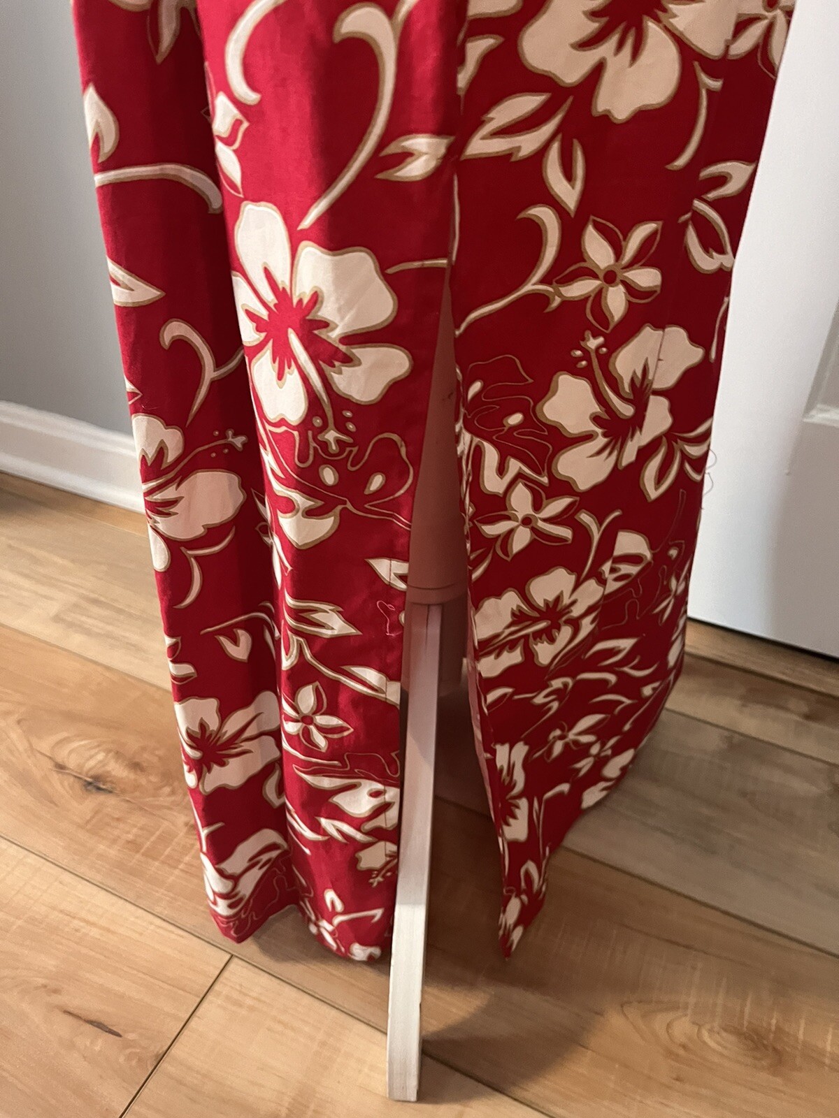VTG Hilo Hattie Hawaii Long Sleeveless Dress Red White Floral 30” Waist 36” Hips