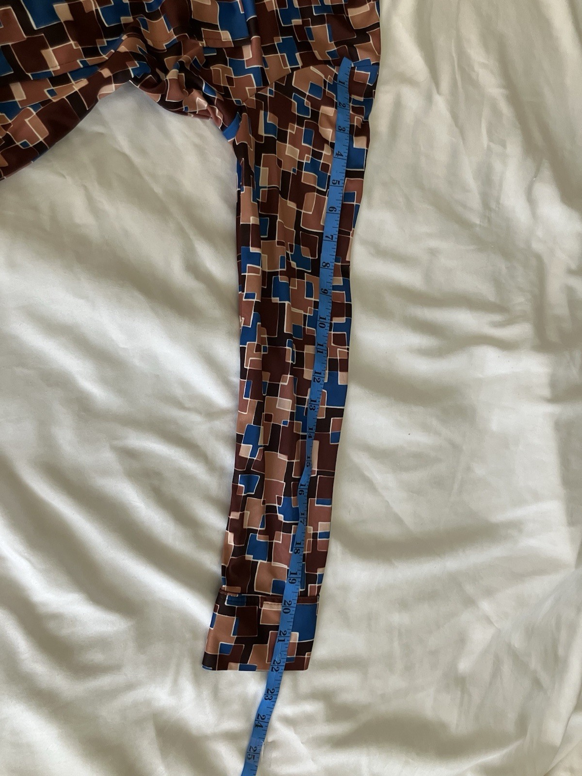 Vintage 70s Womens Geometric Print Blouse Pointed Collar Fitted Retro Mod