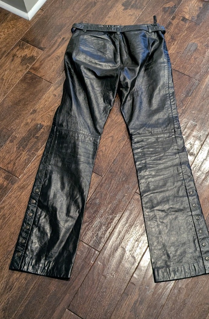 Vintage Y2K DKNY Women’s Leather Pants Snap Leg Cuff Size 4 Belted Front Zipper