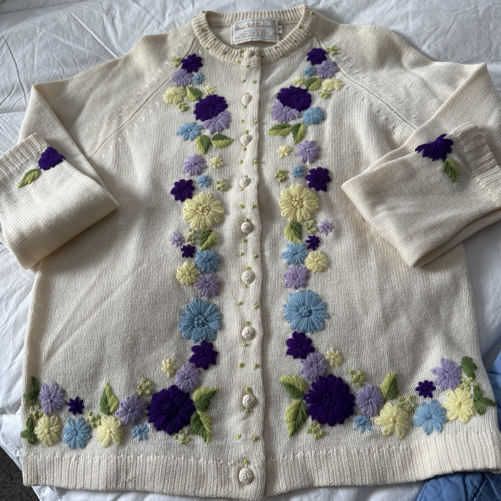 MCM 60’s Virgin wool Cardigan Grandma Granny Core Hand Embroidered Floral 38