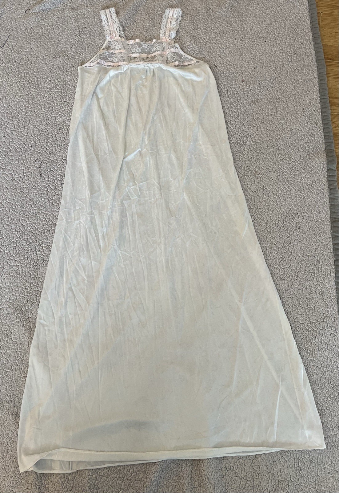 Vintage Soft Moments New York Nightgown Size M White Lace Pink Ribbons Long 1970