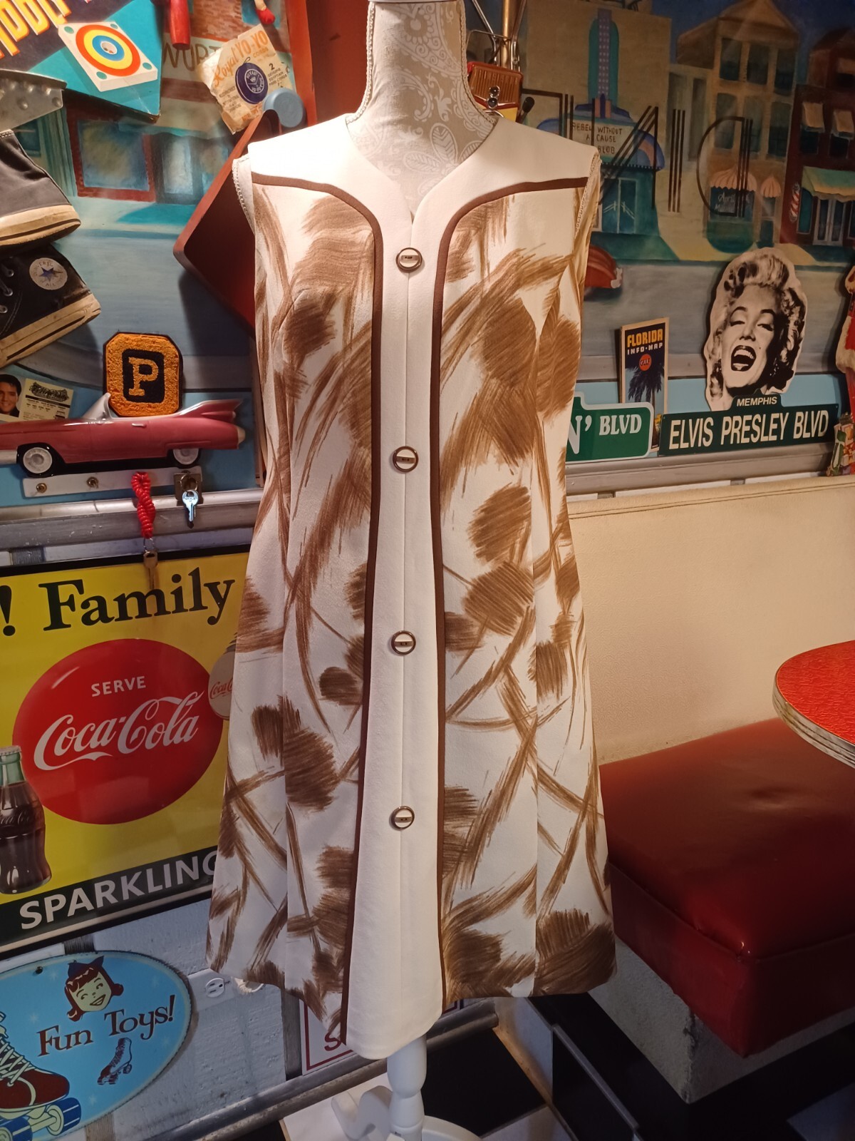 True Vintage mid-century 1960s 1970s Diolen Loft A-Line Polyester Dress MOD MCM