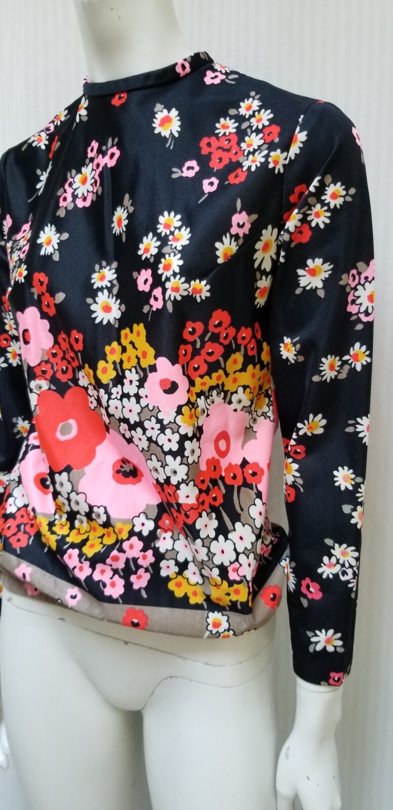 Vintage 70’s Floral Nylon Long Sleeve Shirt Top – AVALON CLASSICS – Size S – EUC
