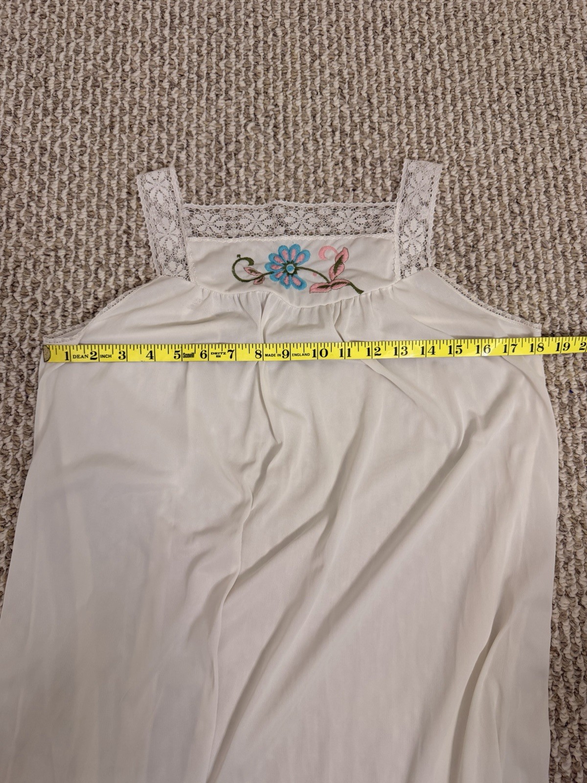 VTG Maxi Robe Nightgown Two Piece Set White Embroidery Lace Trimmed Boho Sm/Med