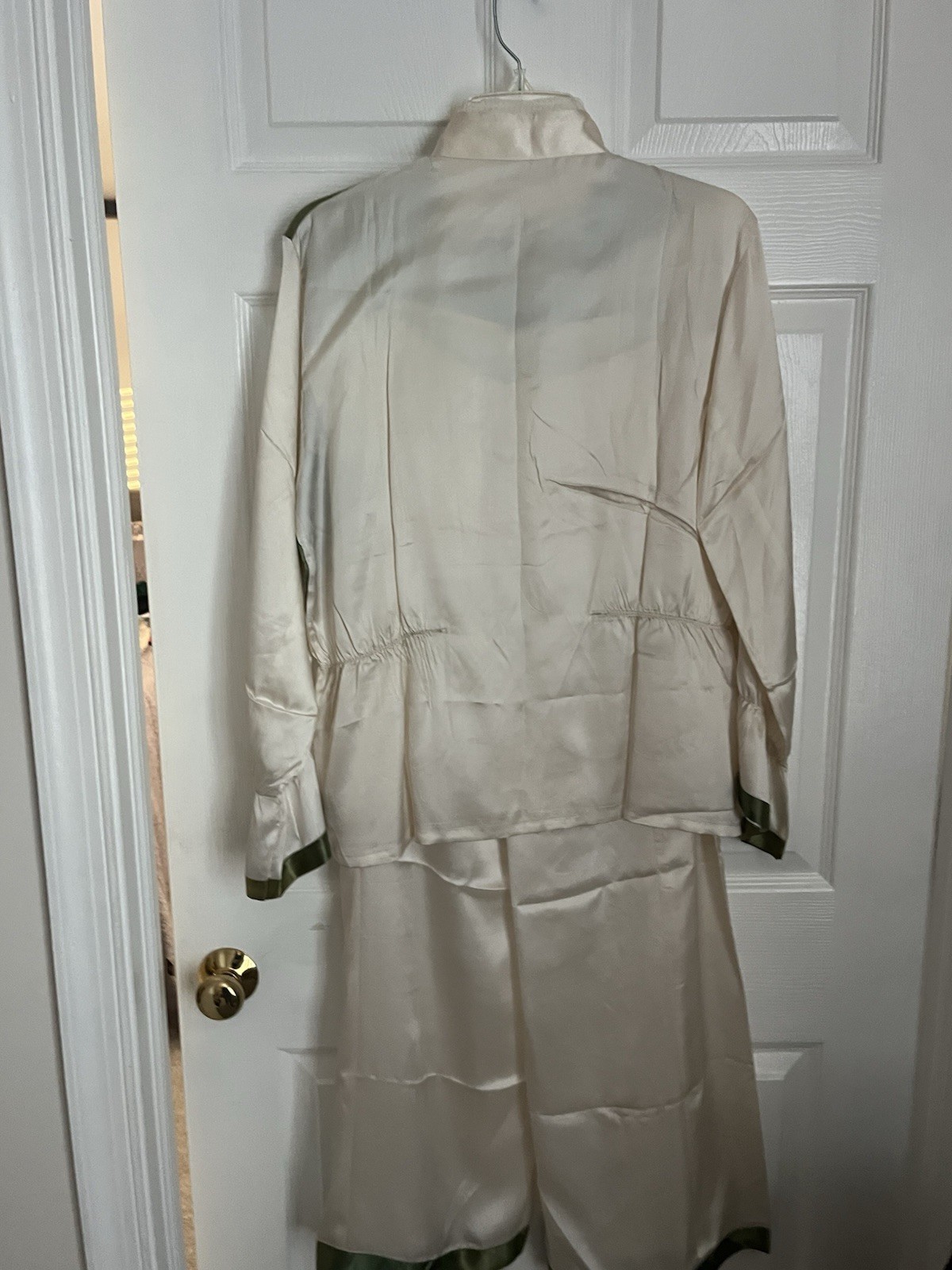 Vintage Antique Chinese Women’s Cream Silk Embroidered Pajamas (Korean war Era)