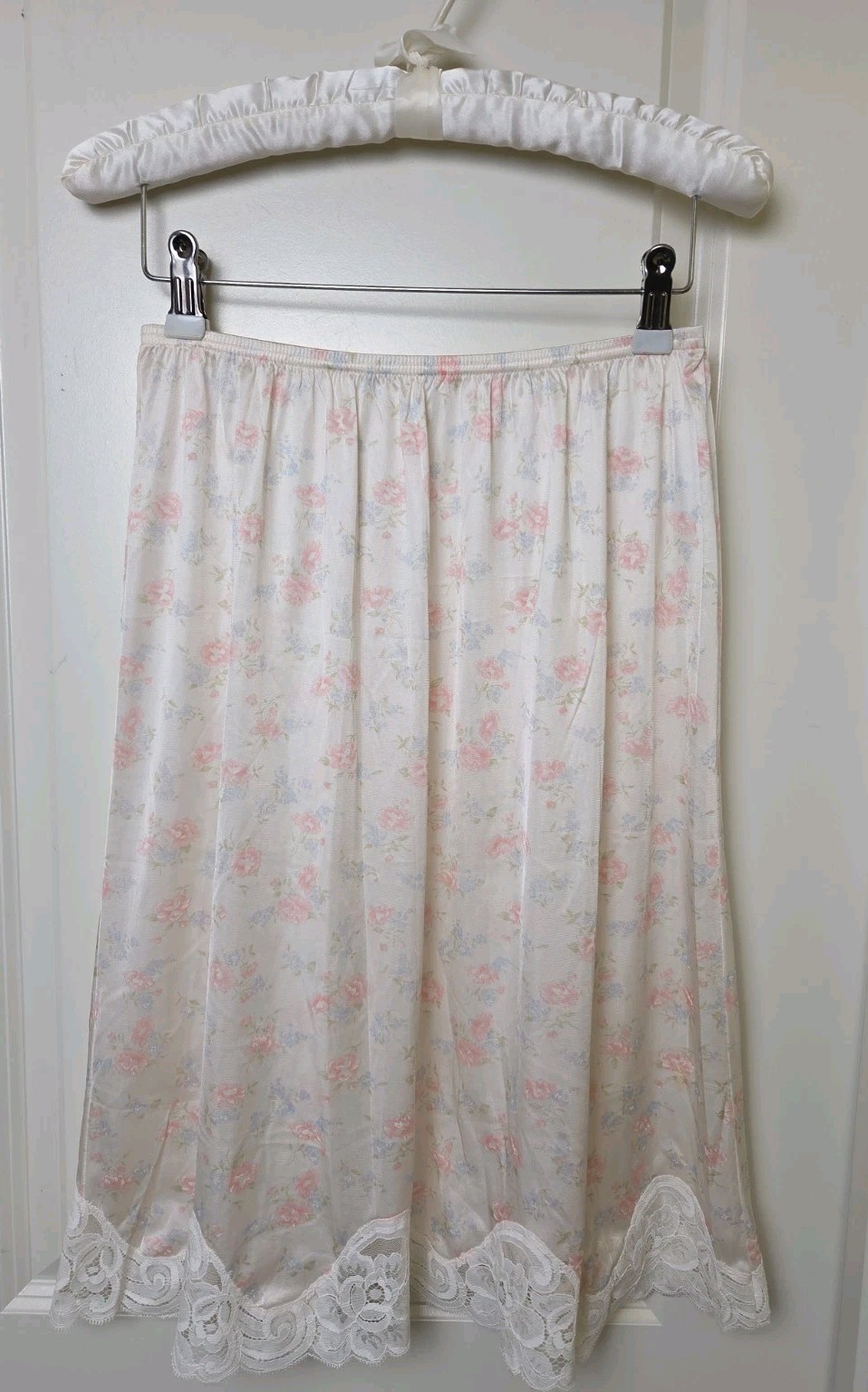 Vtg 1980s Floral HALF SLIP SKIRT Size M Antron Nylon Ivory Lace Vanity Fair