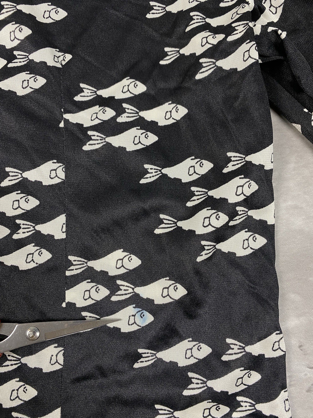 vintage 70s CAMPUS CASUALS POLYESTER SHIRT WOMENS BUTTON UP FISH BLACK WHITE TOP
