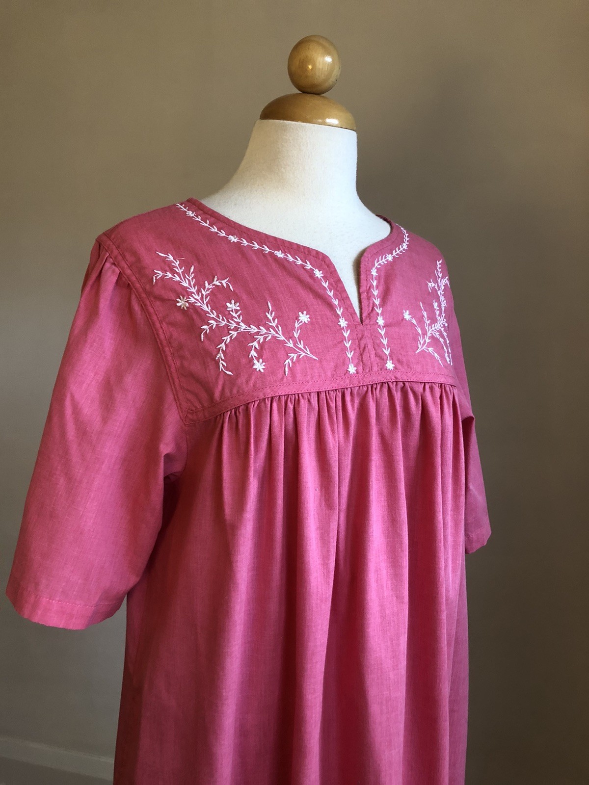 ADORABLE VTG NATIONAL Pink Cotton White Embroidery Housedress Loungewear SZ M