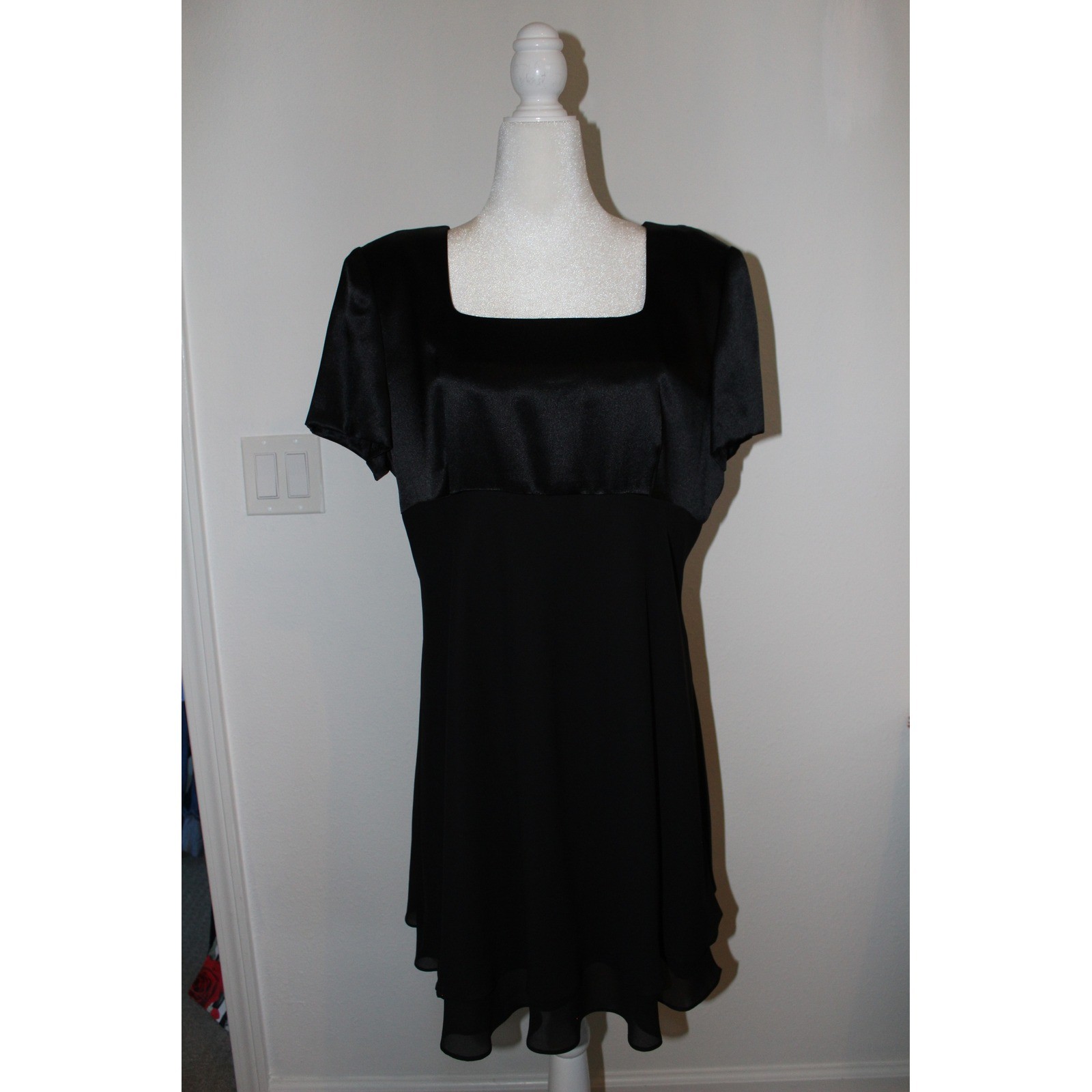 VTG Donna Ricco Black Satin Chiffon Mixed Media Mini Cocktail Dress Sz 14