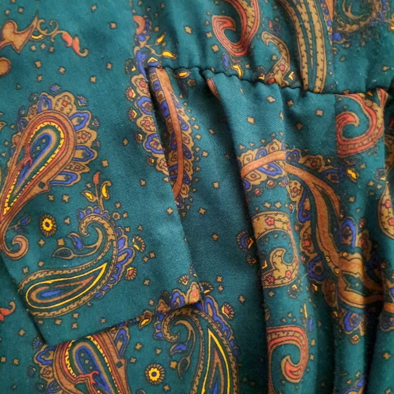 Vintage 1980-90’s Women’s Dress. Unbranded.Dolman Sleeve.Chest-22in.Waist-16in.