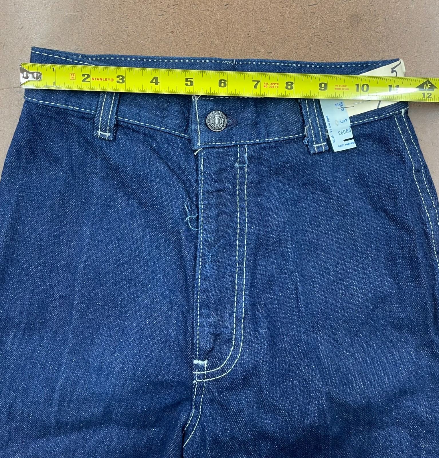 Vintage 1970s Dark Wash Bell Bottom Jeans – Contrast White Stitching