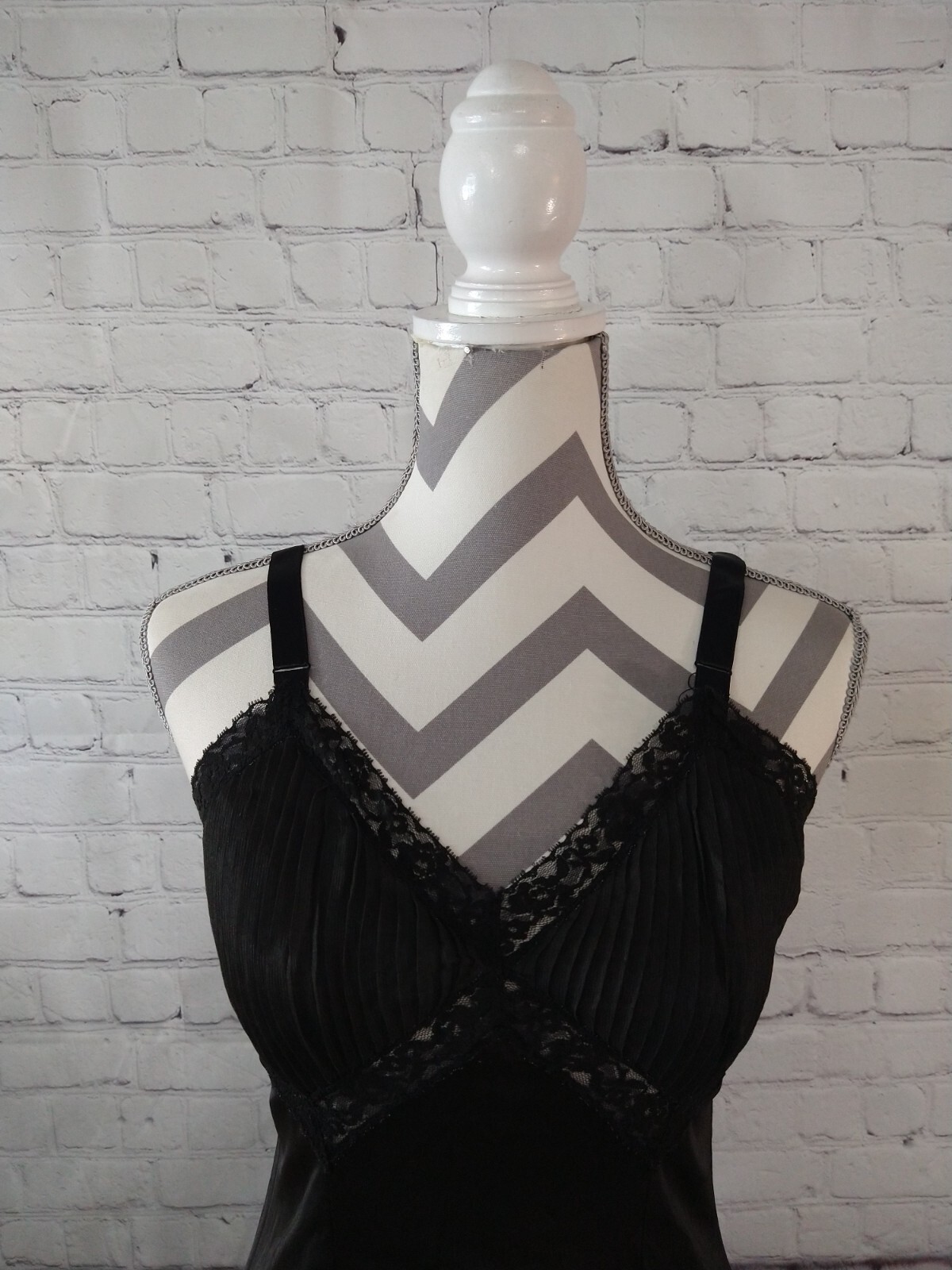 EUC women’s VINTAGE HONEY TRIQUE GILEAD black full slip dress – SIZE 36